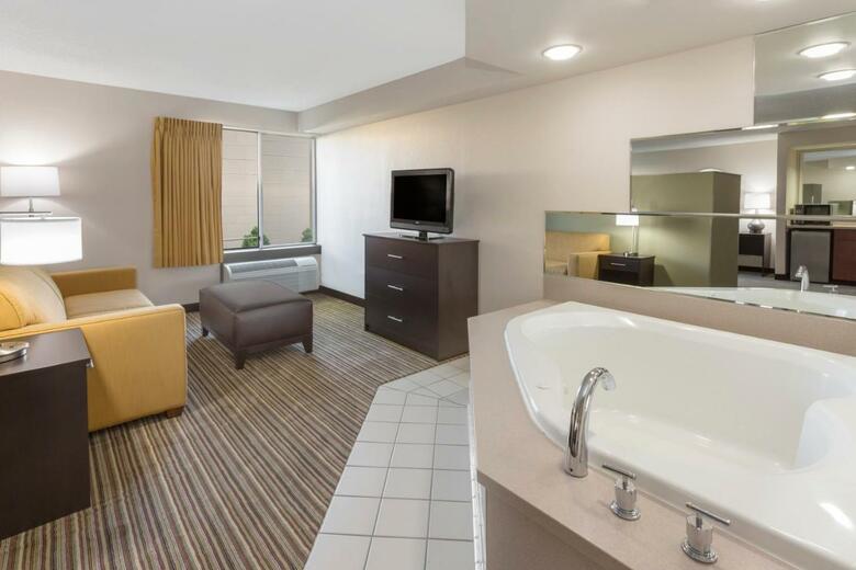 Hotel Super 8 Madison South