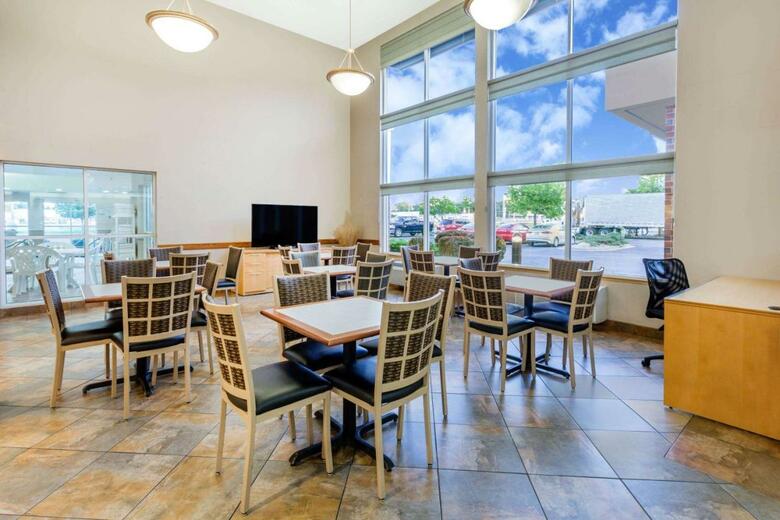 Hotel Super 8 Madison South