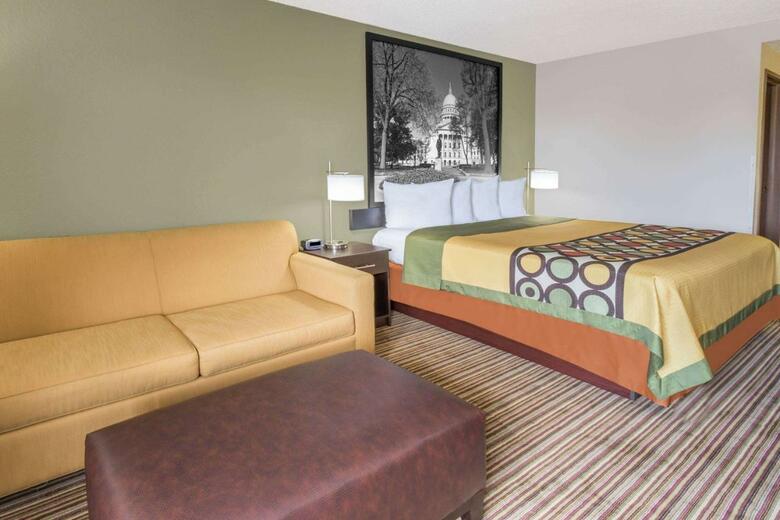 Hotel Super 8 Madison South
