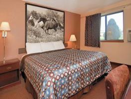 Hotel Super 8 Kansas City Airport
