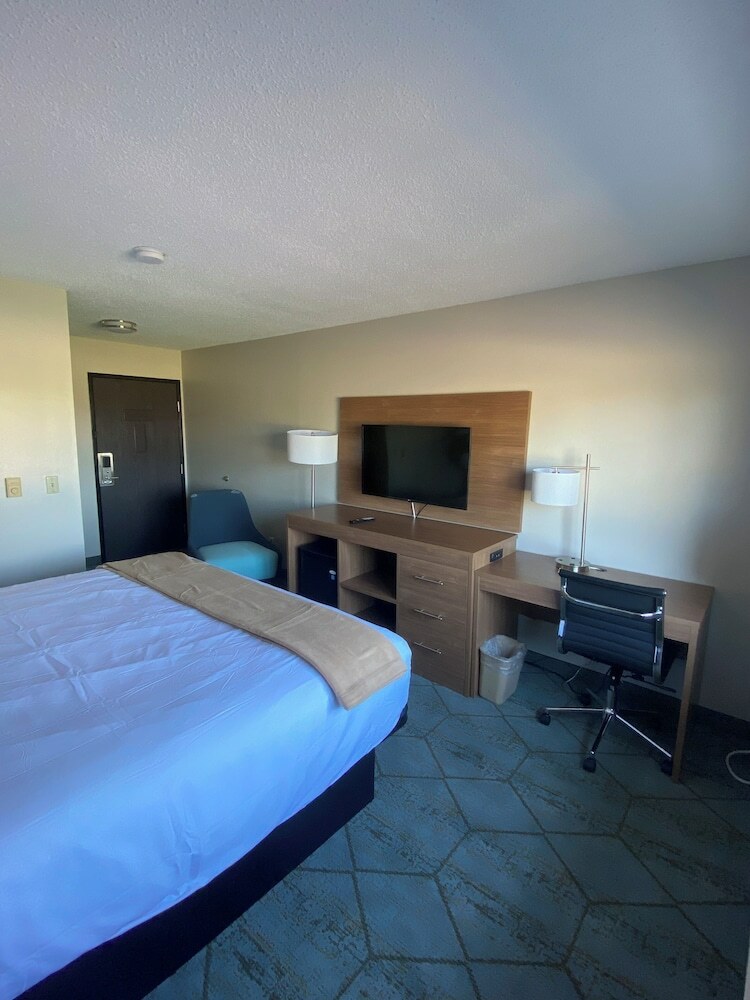 Hotel Super 8 Oshkosh Airport