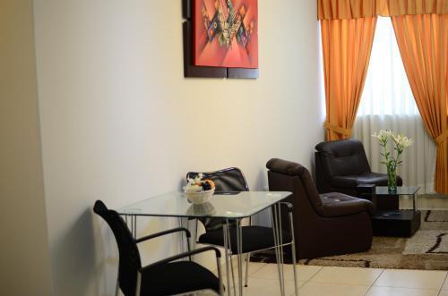 Hotel Jultom Inn & Suites