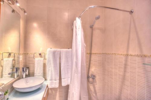 Apartamento Beach Apt With Pool Views In Stanza Mare