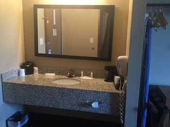 Hotel Super 8 Louisville Airport