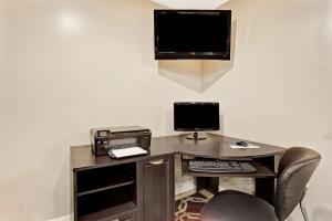 Hotel Super 8 Louisville Airport