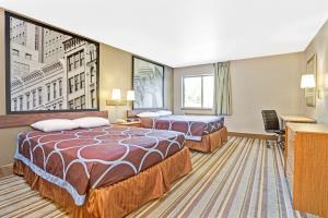 Hotel Super 8 Louisville Airport