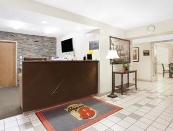 Hotel Super 8 Cranbrook