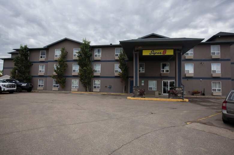 Hotel Super 8 Whitecourt