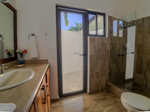 Villa 5 Min From The Beach!