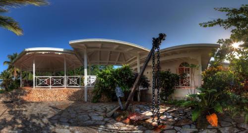 Hotel Todo Blanco
