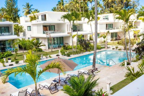 Louisa Aparthotel