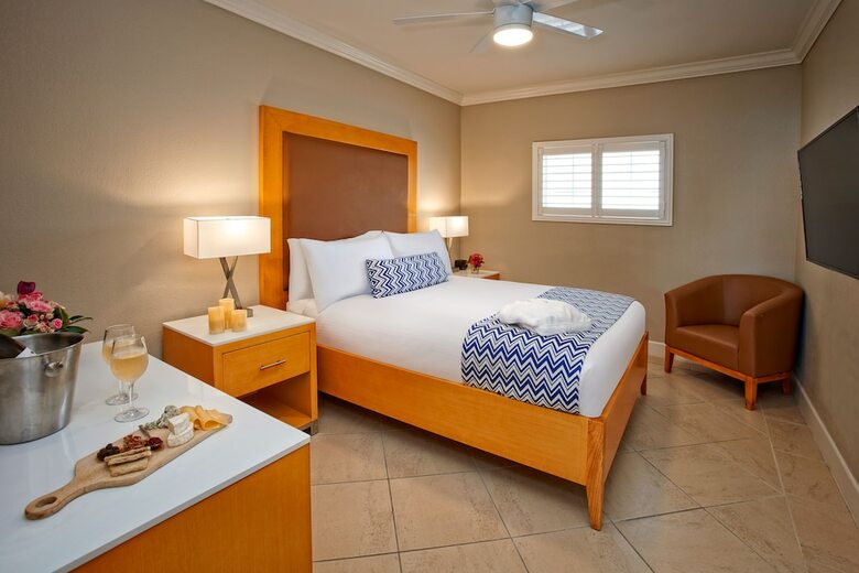 Hotel Divi Little Bay Beach Resort