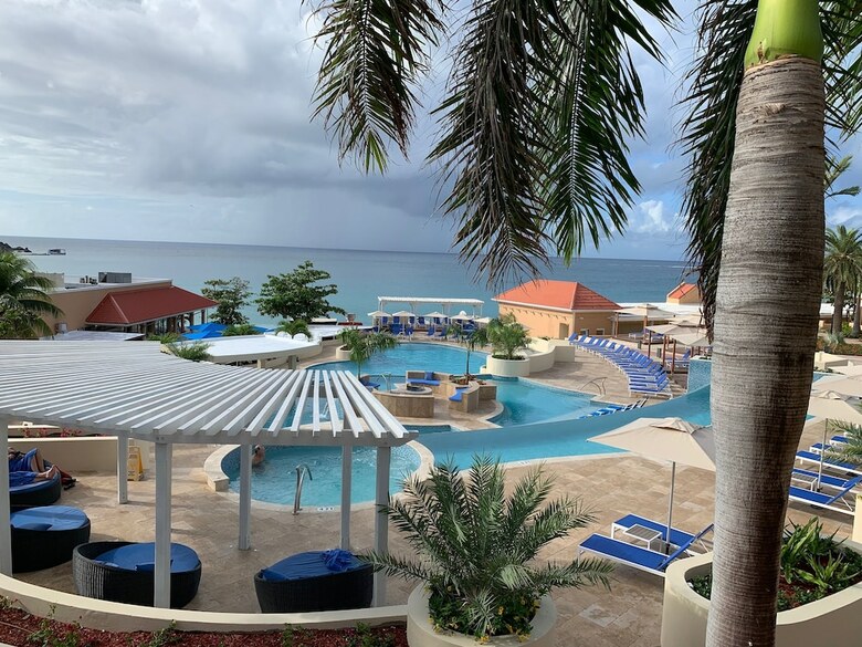 Hotel Divi Little Bay Beach Resort