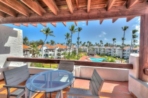 Apartamento Oceanfront Apt With Pool Views In Stanza Mare