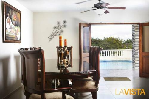 La Vista Villa
