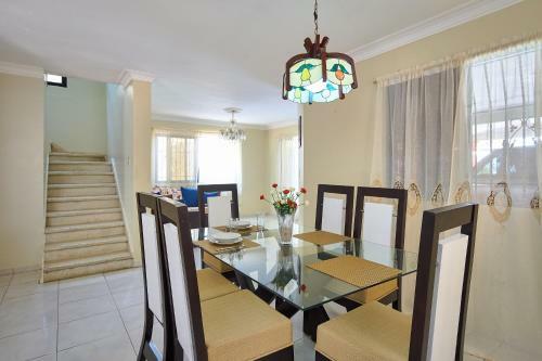 Villa Zunilda Holiday Home