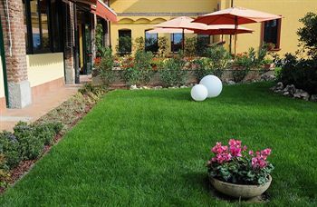 Cascina Marisa Hotel