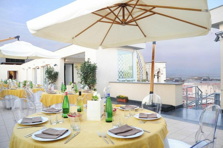 Hotel Naples