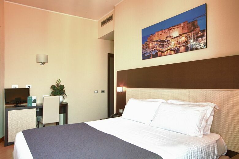Hotel Naples