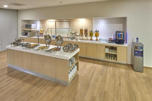 Hotel City Express Suites Canc�n Aeropuerto