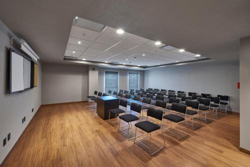 Hotel City Express Suites Canc�n Aeropuerto