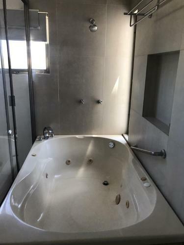 Albergue Hostal Urbano - Aeropuerto