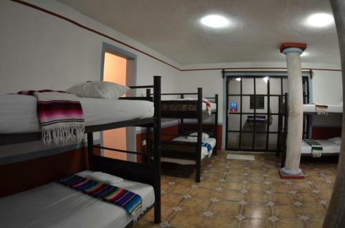 Fiesta Party Hostel - Cancun