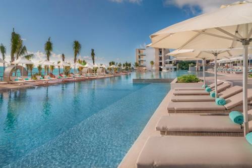 Hotel Haven Riviera Cancun