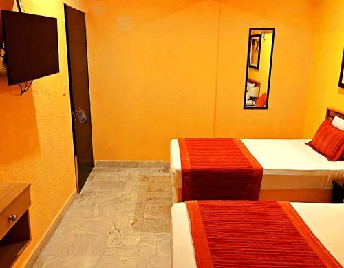 Hotel Versalles Suites