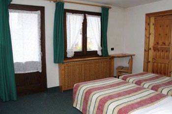 Hotel Zodiac House