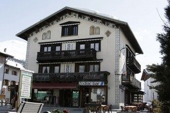 Hotel Zodiac House
