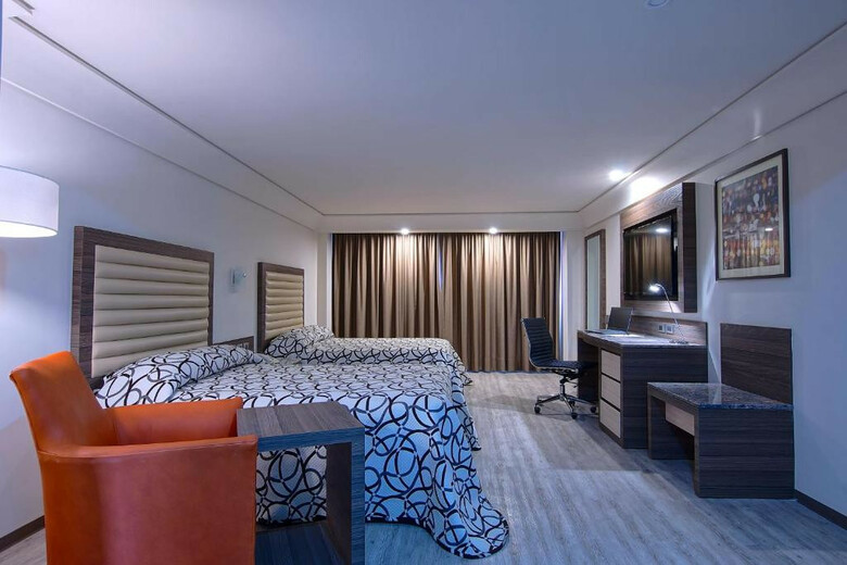 Econo Express Hotel