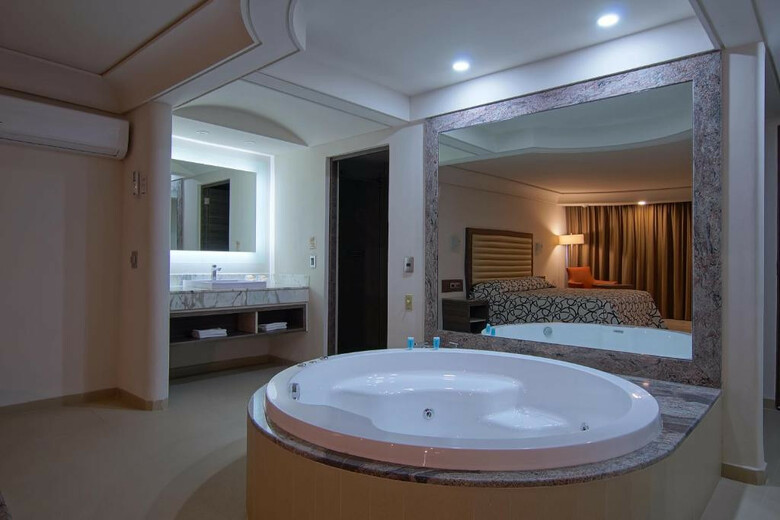 Econo Express Hotel