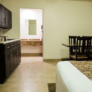 Spring Water Hotel & Suites