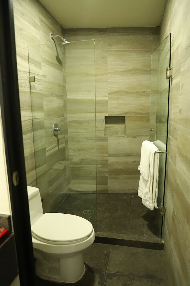 Hotel Homesuites Malecon