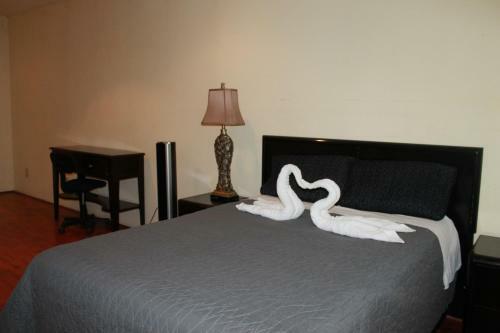 Amazing Home In Ensenada W/ 3 Bedrooms, Jacuzzi And Wifi