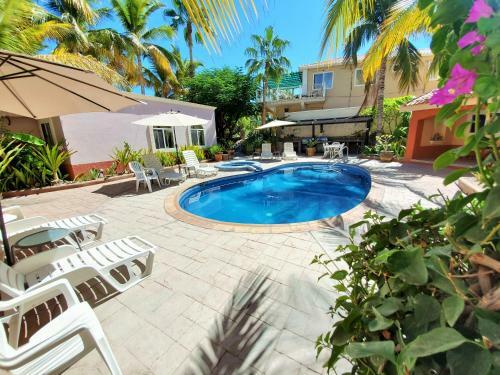 Hostal Coco Caba�as & Casitas Vacation Rentals