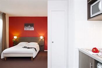 Hotel Tours(.)