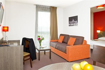 Hotel Tours(.)