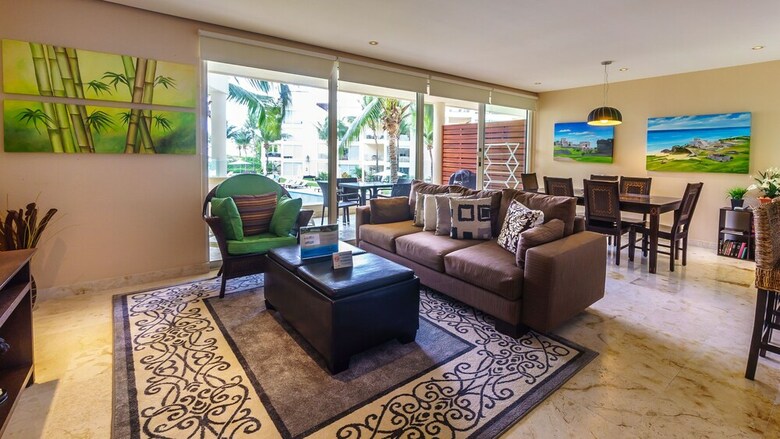 Apartamento The Elements Oceanfront & Beachside Condo Hotel