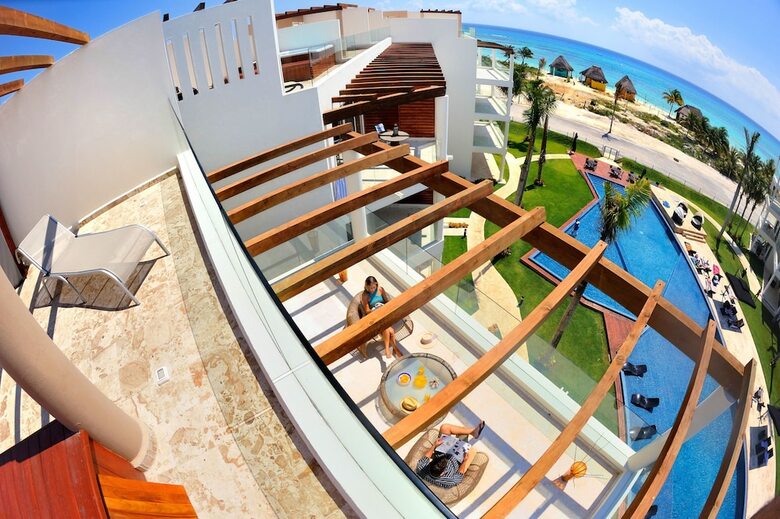 Apartamento The Elements Oceanfront & Beachside Condo Hotel