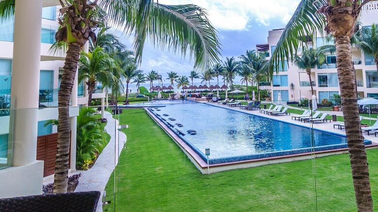 Apartamento The Elements Oceanfront & Beachside Condo Hotel