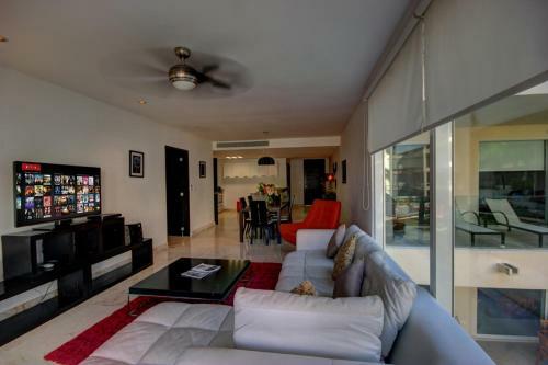 Apartamento El106 Elements Condos 2 Bedroom