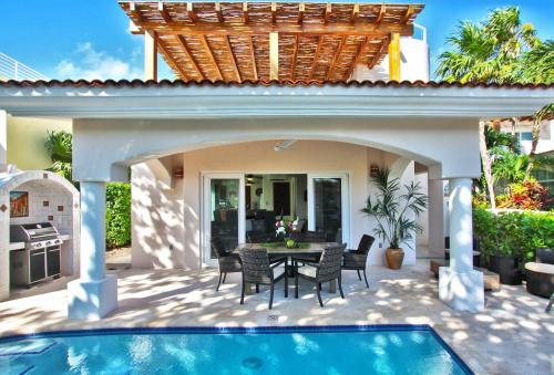 Beachside Villa- Casa Azul Caribe