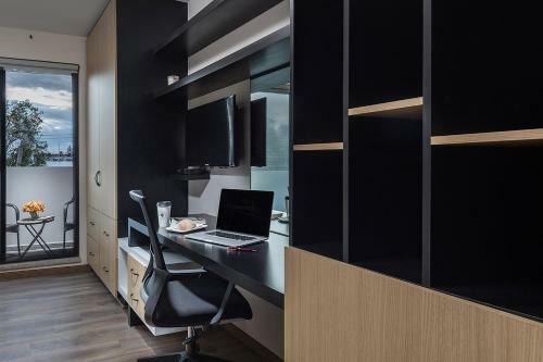 Room Hotel & Suites