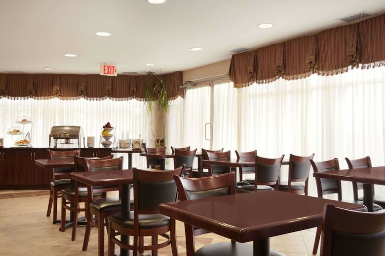 Hotel Days Inn And Suites - Langley