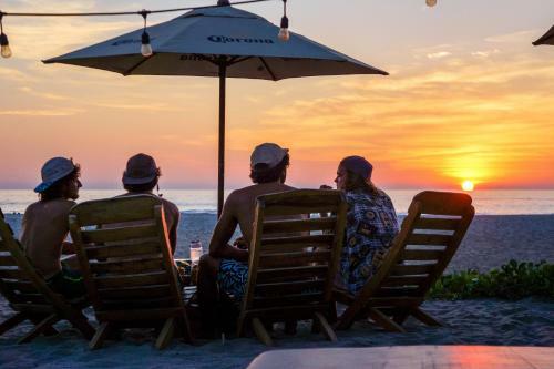Hostal La Playita Beach House