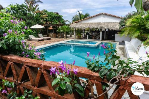 Hostal La Playita Beach House