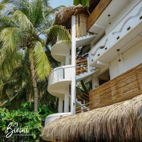 Hostal Bikini Beach House