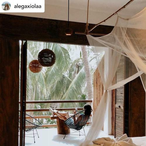 Hostal Bikini Beach House
